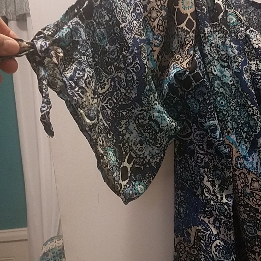 Top - Picture 2 of 3